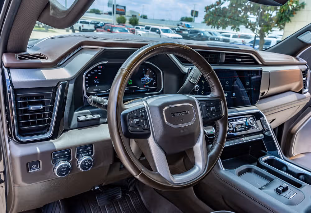 2024 GMC Sierra 3500HD Denali Crew Cab Image 17