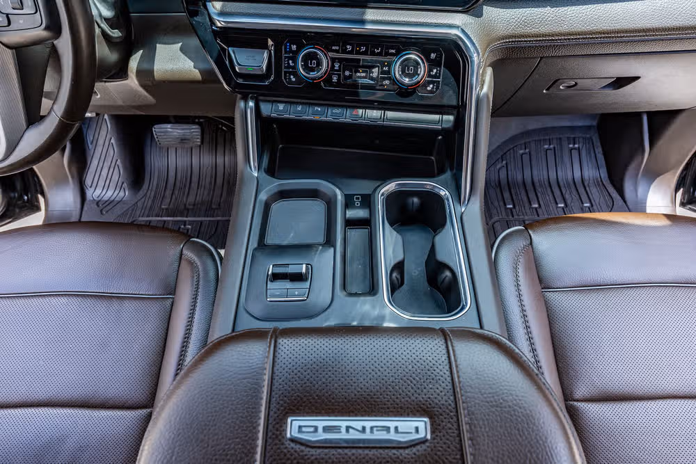 2024 GMC Sierra 3500HD Denali Crew Cab Image 28