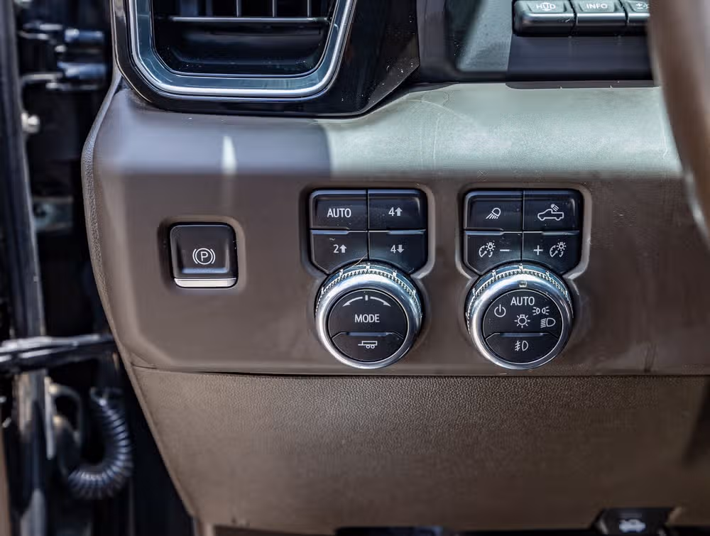 2024 GMC Sierra 3500HD Denali Crew Cab Image 22
