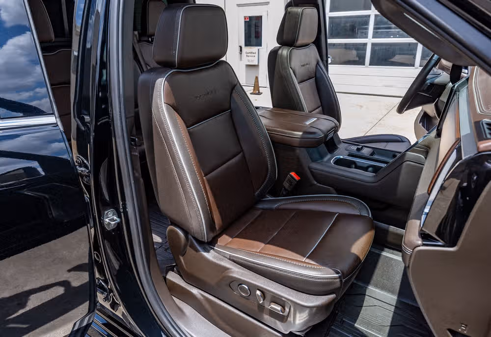 2024 GMC Sierra 3500HD Denali Crew Cab Image 32