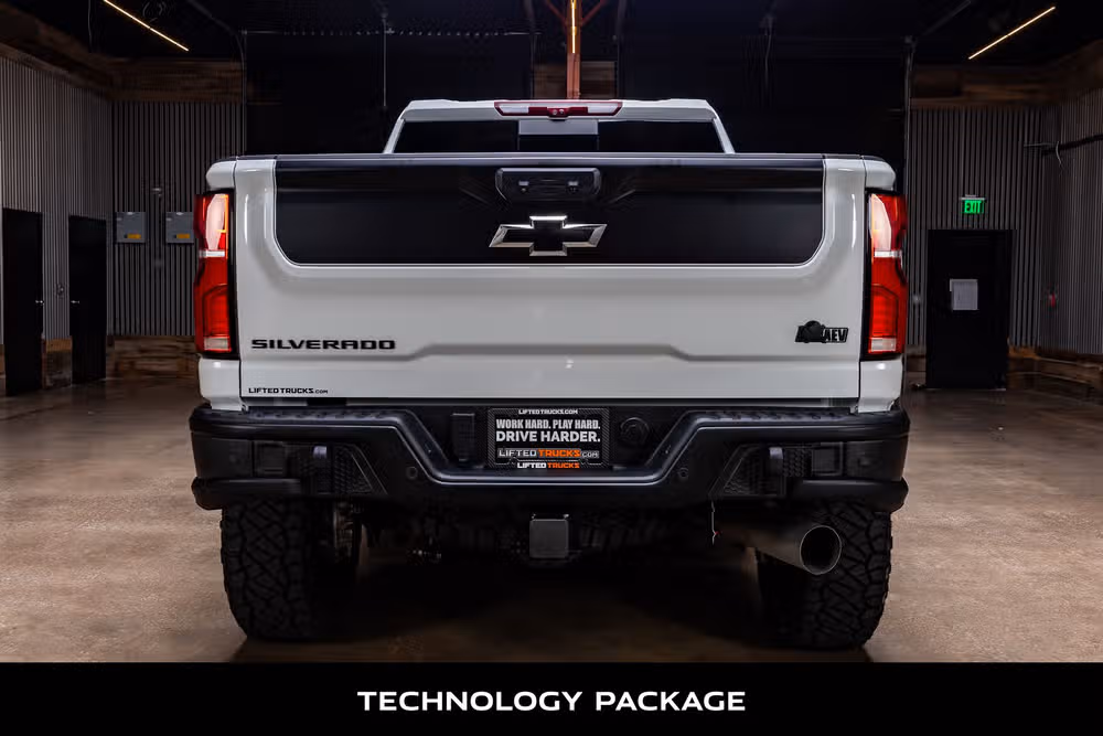 2025 Chevrolet Silverado 2500HD ZR2 Crew Cab Image 8