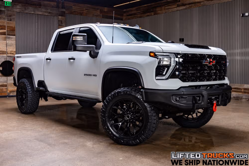 2025 Chevrolet Silverado 2500HD ZR2 Crew Cab Image 1