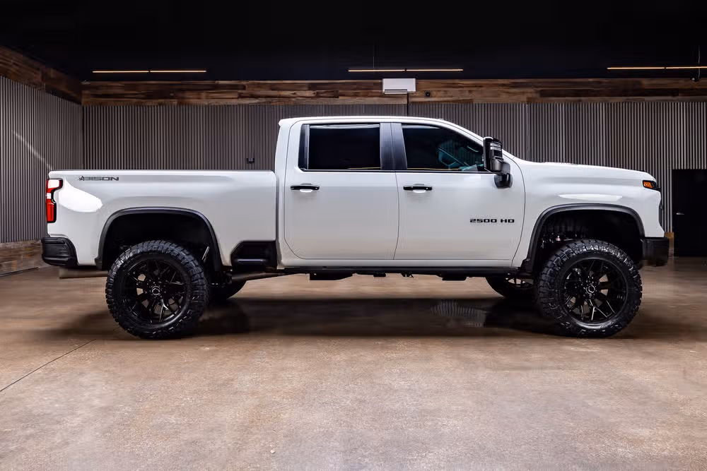 2025 Chevrolet Silverado 2500HD ZR2 Crew Cab Image 11