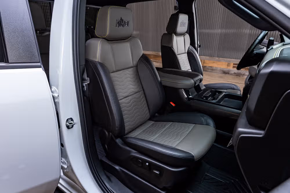 2025 Chevrolet Silverado 2500HD ZR2 Crew Cab Image 31