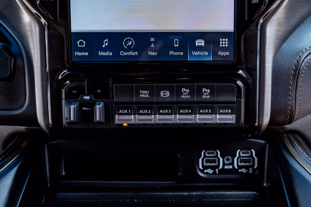 2023 Ram 3500 Limited Longhorn Crew Cab Image 28
