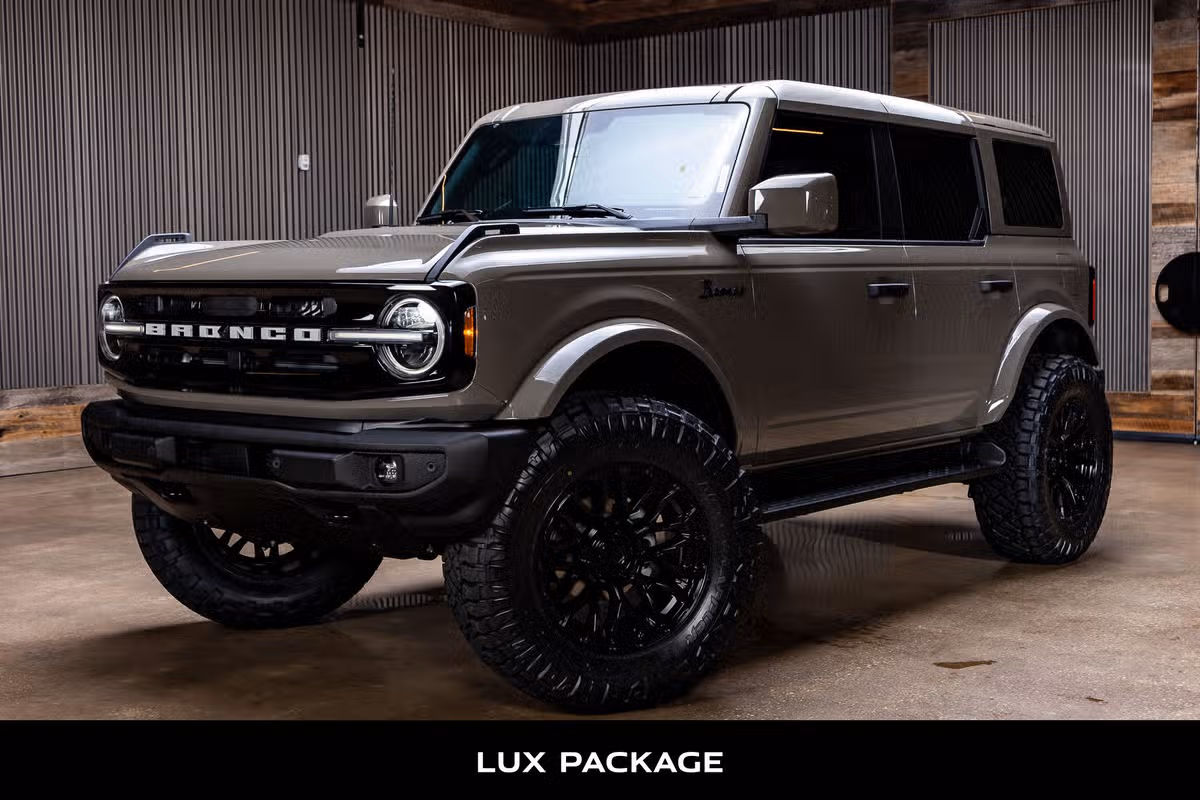 2026 Ford Bronco Outer Banks