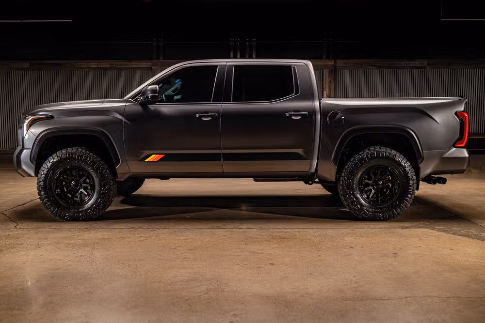 2025 Toyota Tundra SR5 CrewMax Image 6