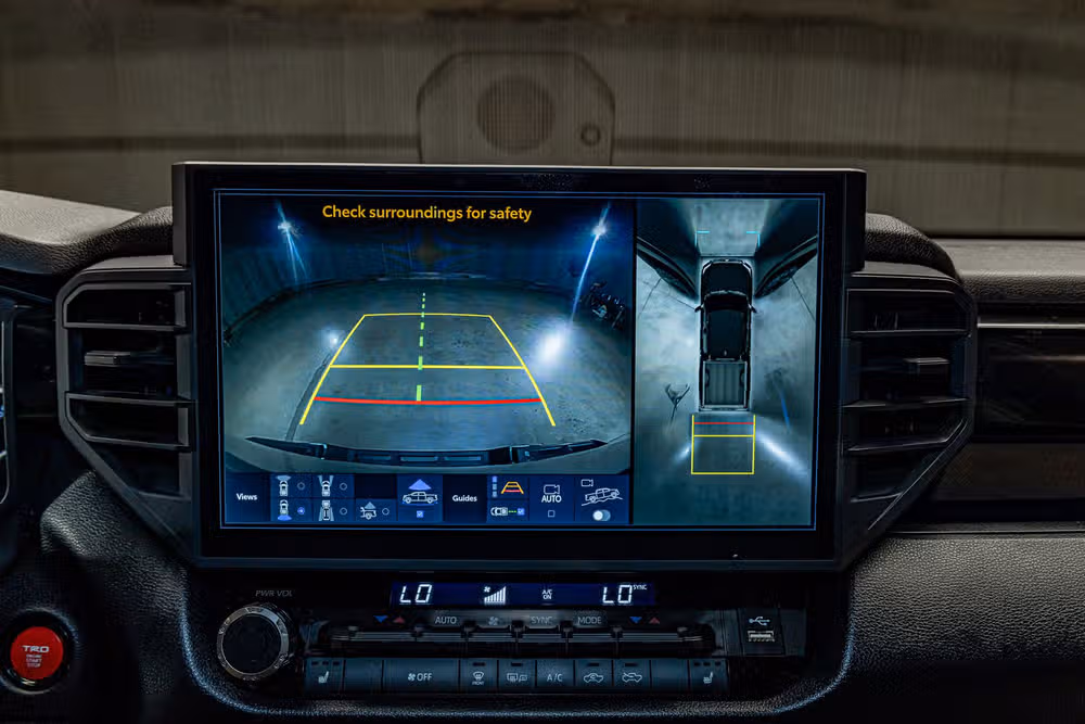 2025 Toyota Tundra SR5 CrewMax Image 18