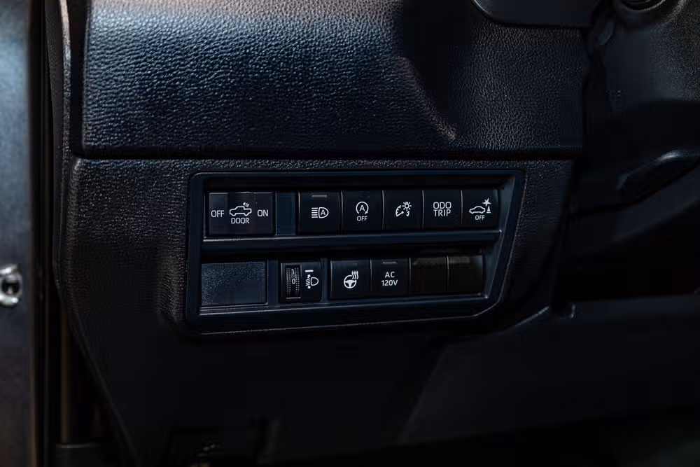2025 Toyota Tundra SR5 CrewMax Image 16