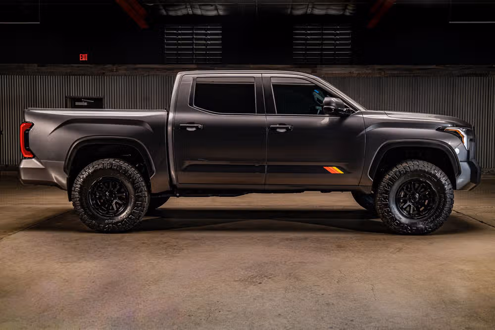 2025 Toyota Tundra SR5 CrewMax Image 11