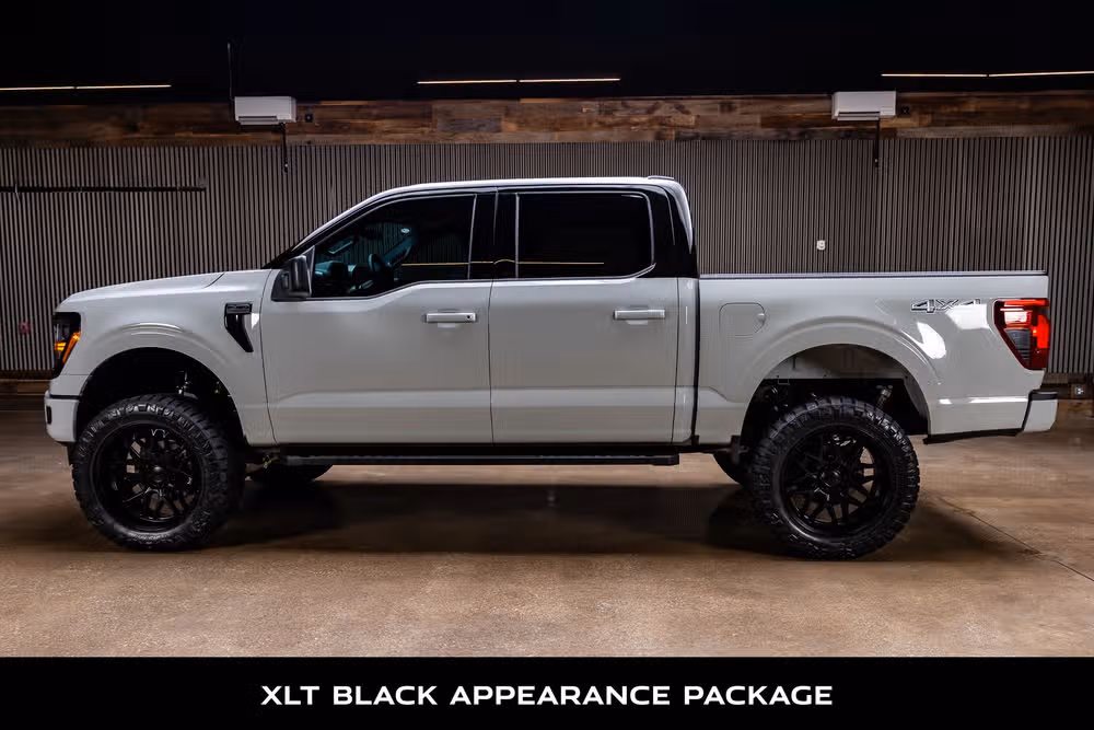 2026 Ford F-150 XLT SuperCrew Image 6