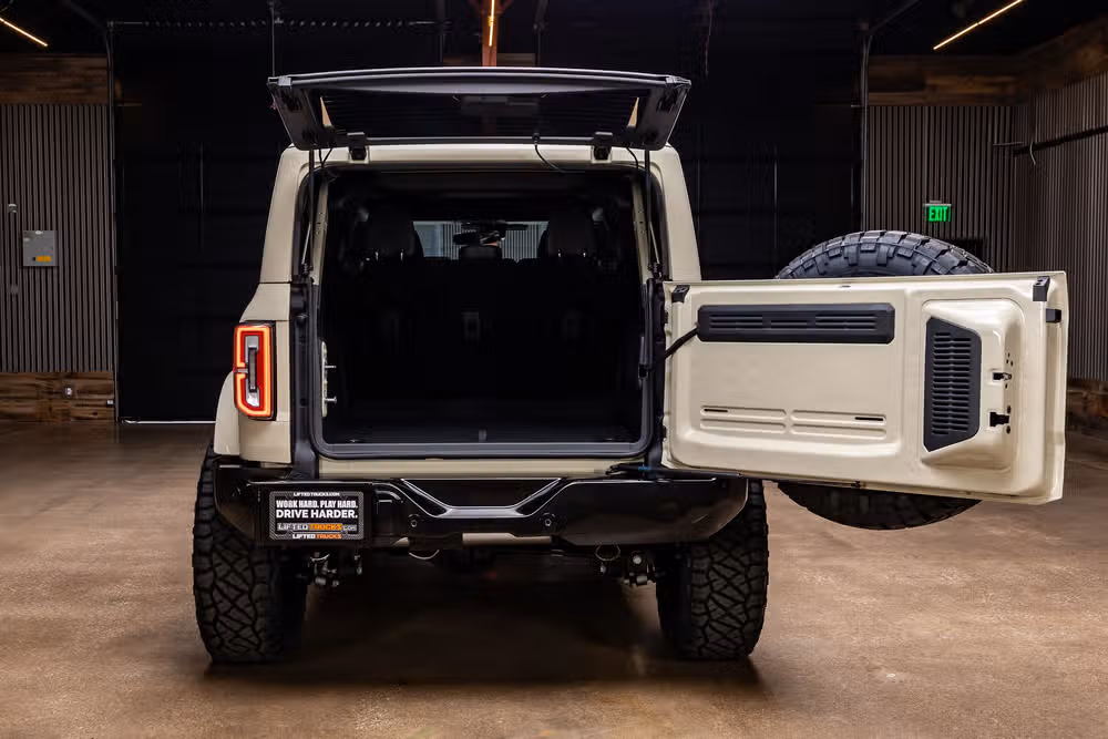 2026 Ford Bronco Outer Banks Image 9