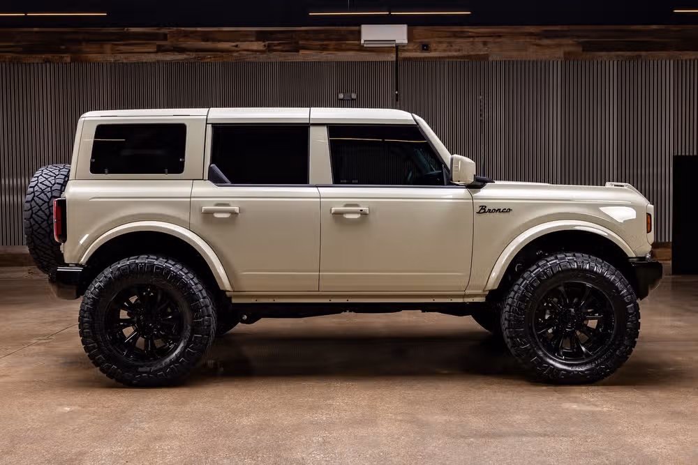 2026 Ford Bronco Outer Banks Image 11