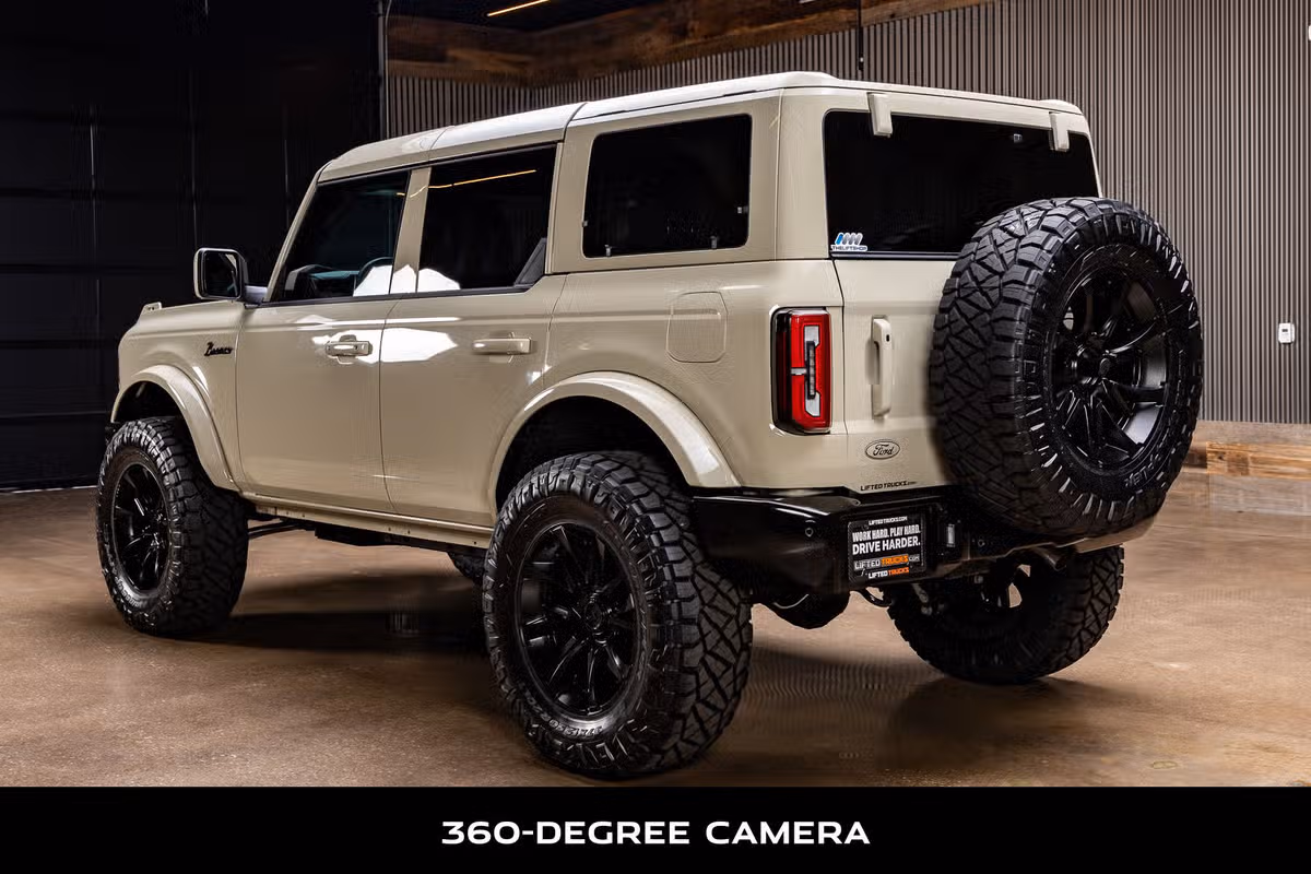 2026 Ford Bronco Outer Banks