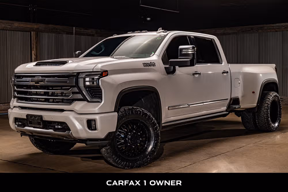 2024 Chevrolet Silverado 3500HD High Country Crew Cab Image 5