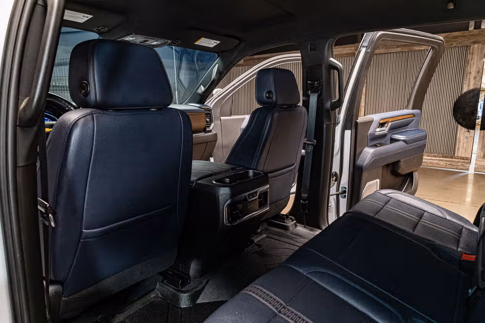 2024 Chevrolet Silverado 3500HD High Country Crew Cab Image 26