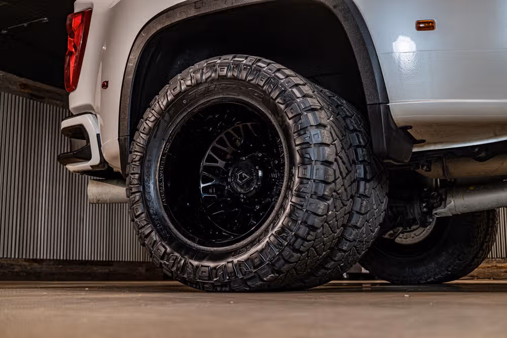 2024 Chevrolet Silverado 3500HD High Country Crew Cab Image 15