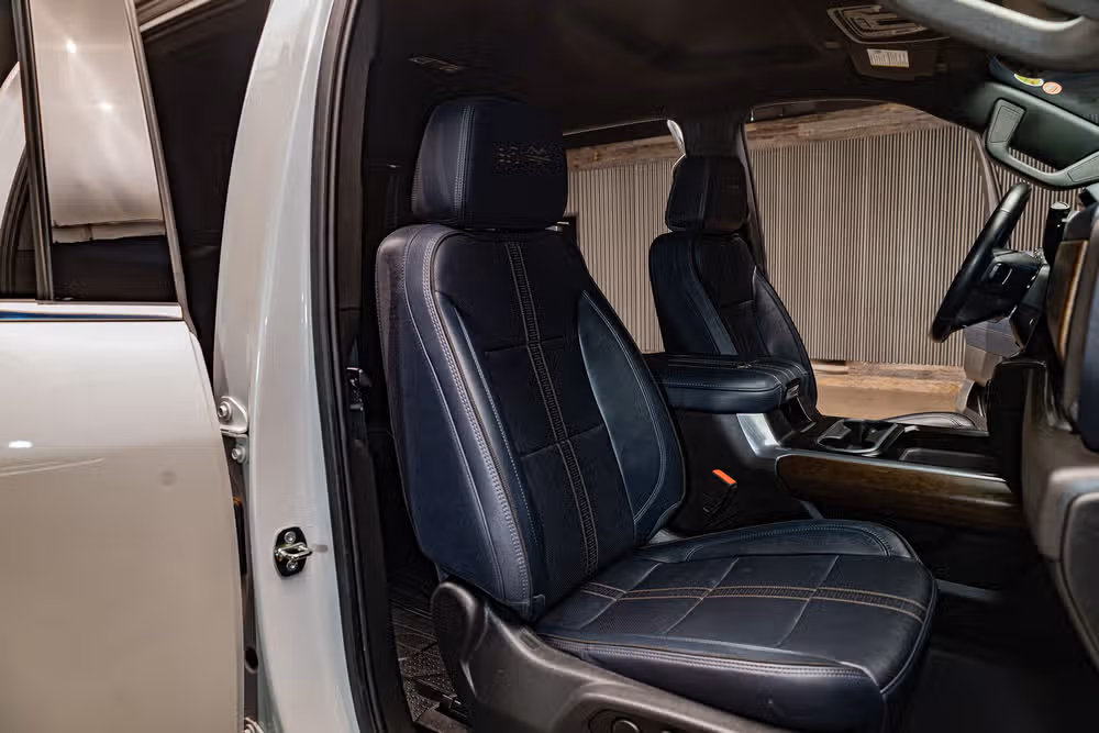 2024 Chevrolet Silverado 3500HD High Country Crew Cab Image 31
