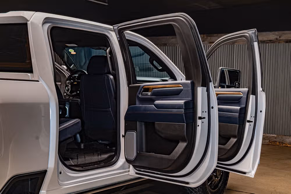 2024 Chevrolet Silverado 3500HD High Country Crew Cab Image 34