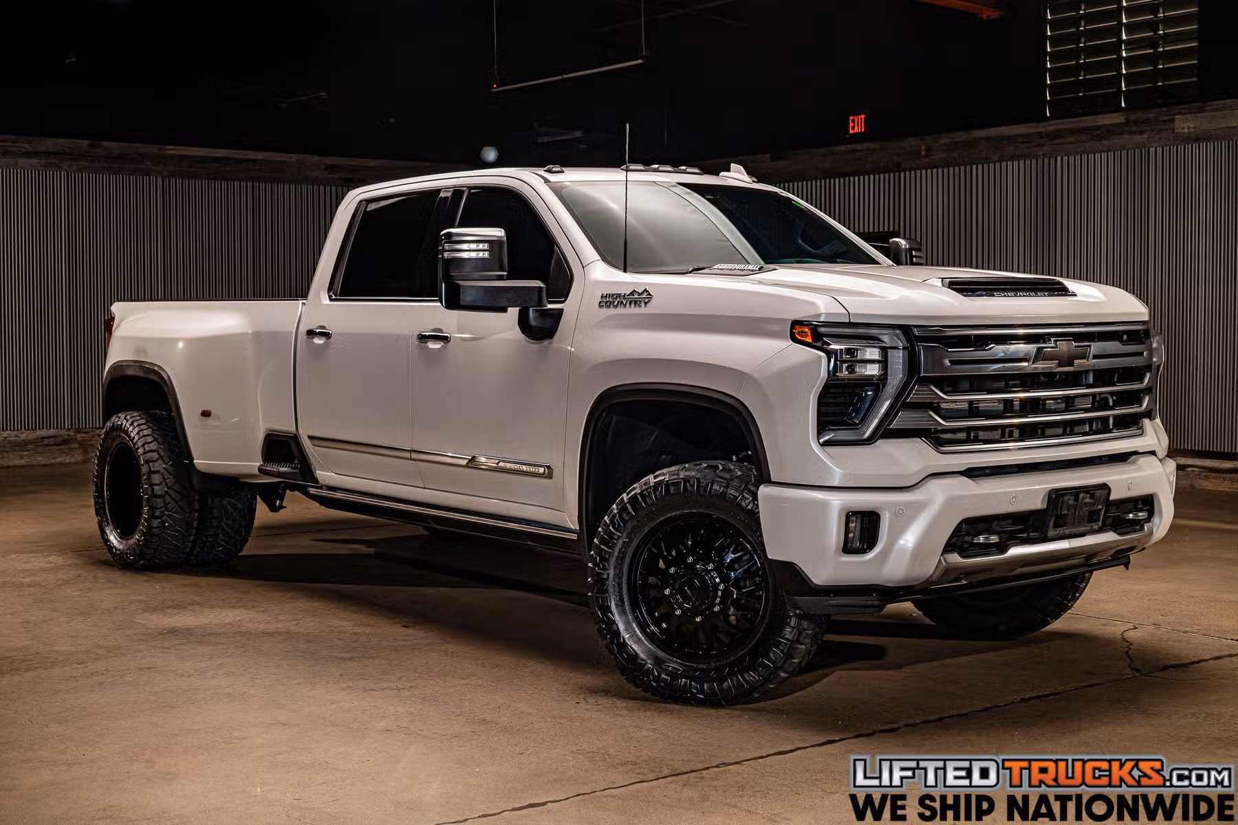 2024 Chevrolet Silverado 3500HD High Country Crew Cab Image 1