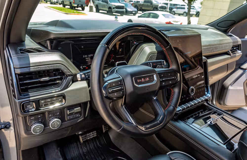 2026 GMC Yukon AT4 Ultimate Image 17