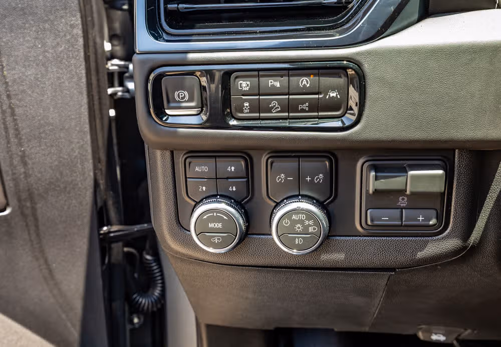 2026 GMC Yukon AT4 Ultimate Image 22