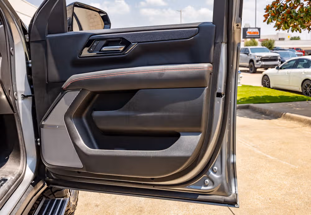 2026 GMC Yukon AT4 Ultimate Image 40