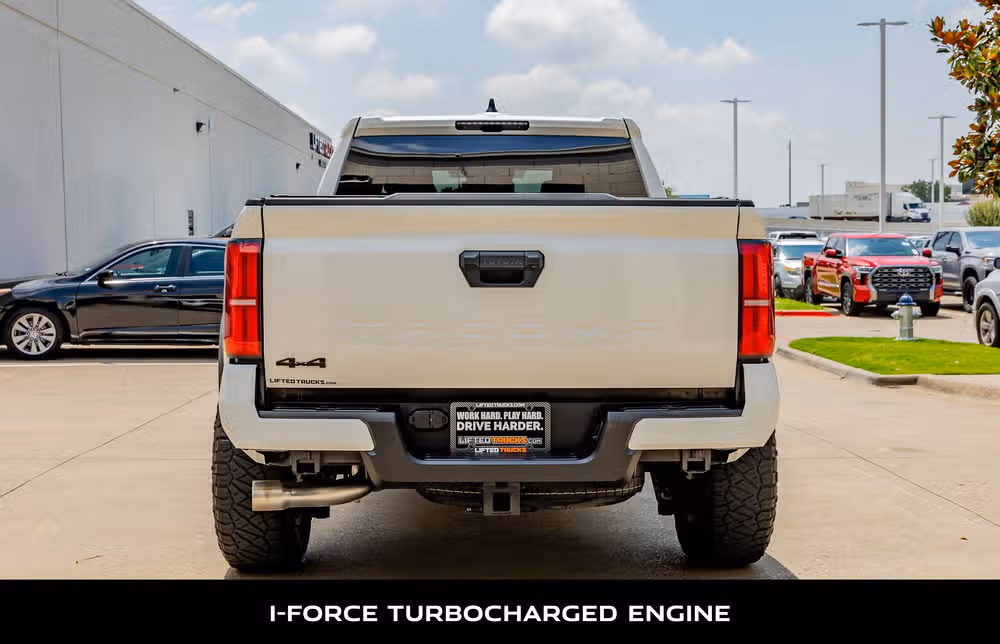 2024 Toyota Tacoma TRD Off-Road Double Cab Image 7