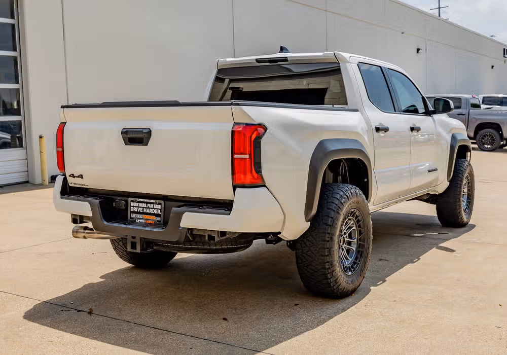 2024 Toyota Tacoma TRD Off-Road Double Cab Image 9