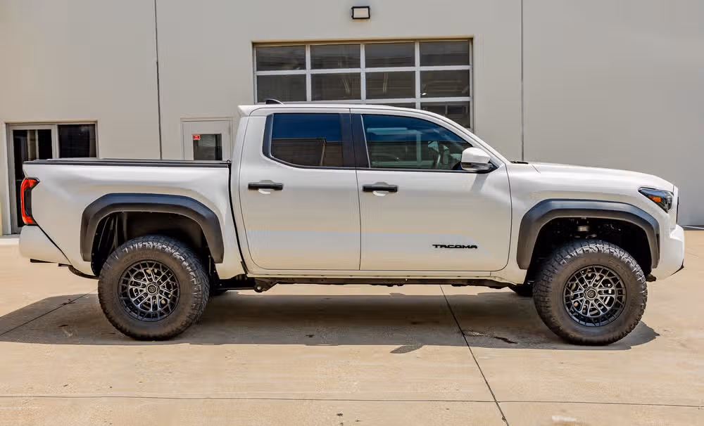 2024 Toyota Tacoma TRD Off-Road Double Cab Image 10
