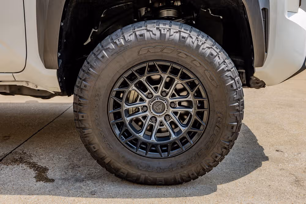 2024 Toyota Tacoma TRD Off-Road Double Cab Image 11