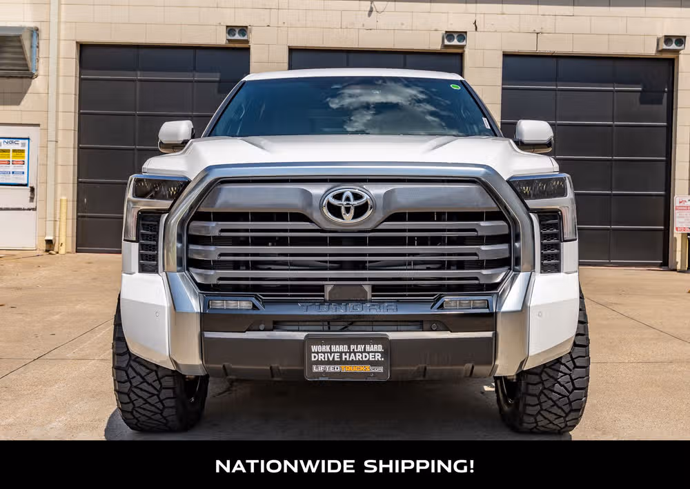 2025 Toyota Tundra Limited CrewMax Image 4