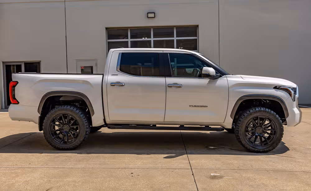 2025 Toyota Tundra Limited CrewMax Image 11