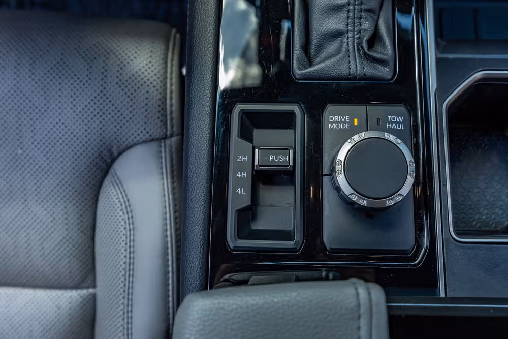 2025 Toyota Tundra Limited CrewMax Image 28