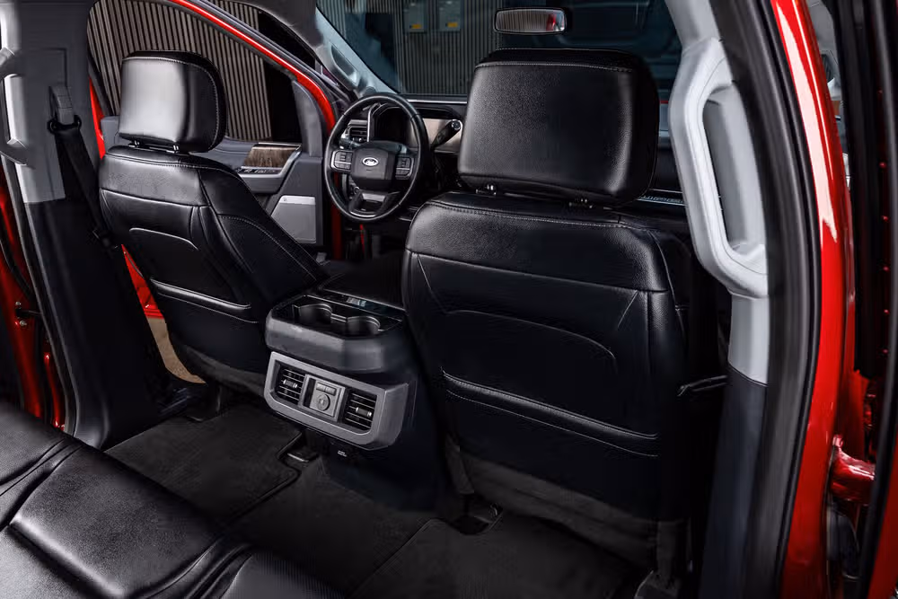 2024 Ford F-250 Super Duty Lariat Crew Cab Image 32