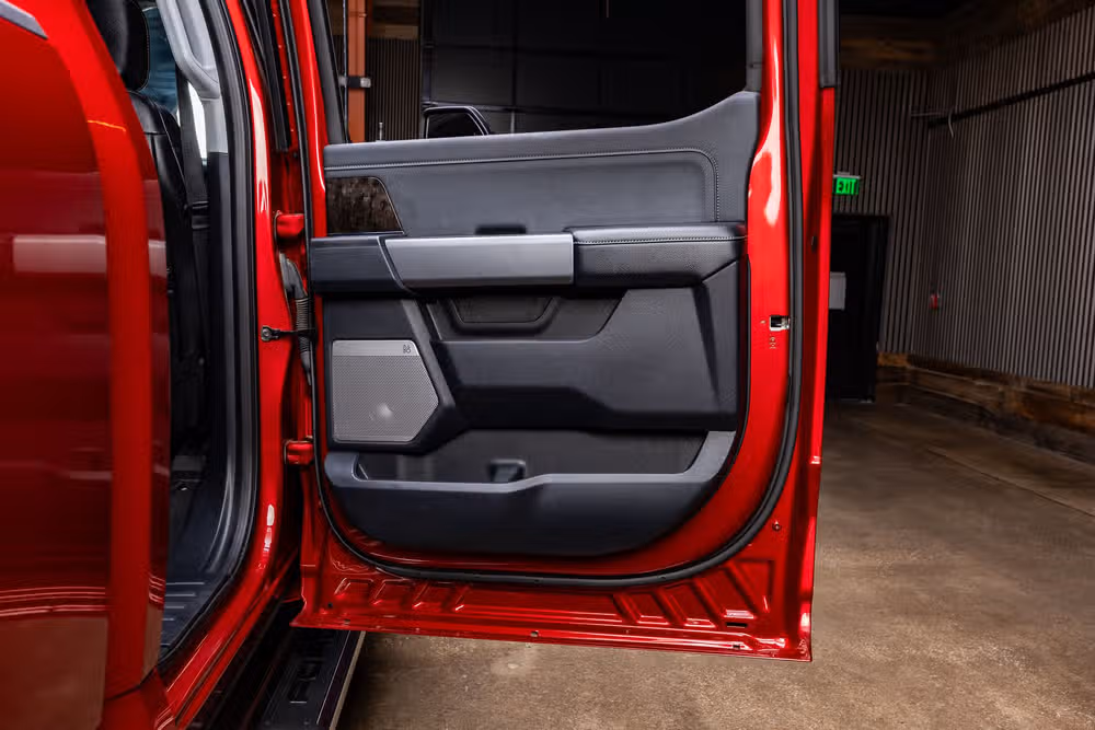 2024 Ford F-250 Super Duty Lariat Crew Cab Image 39