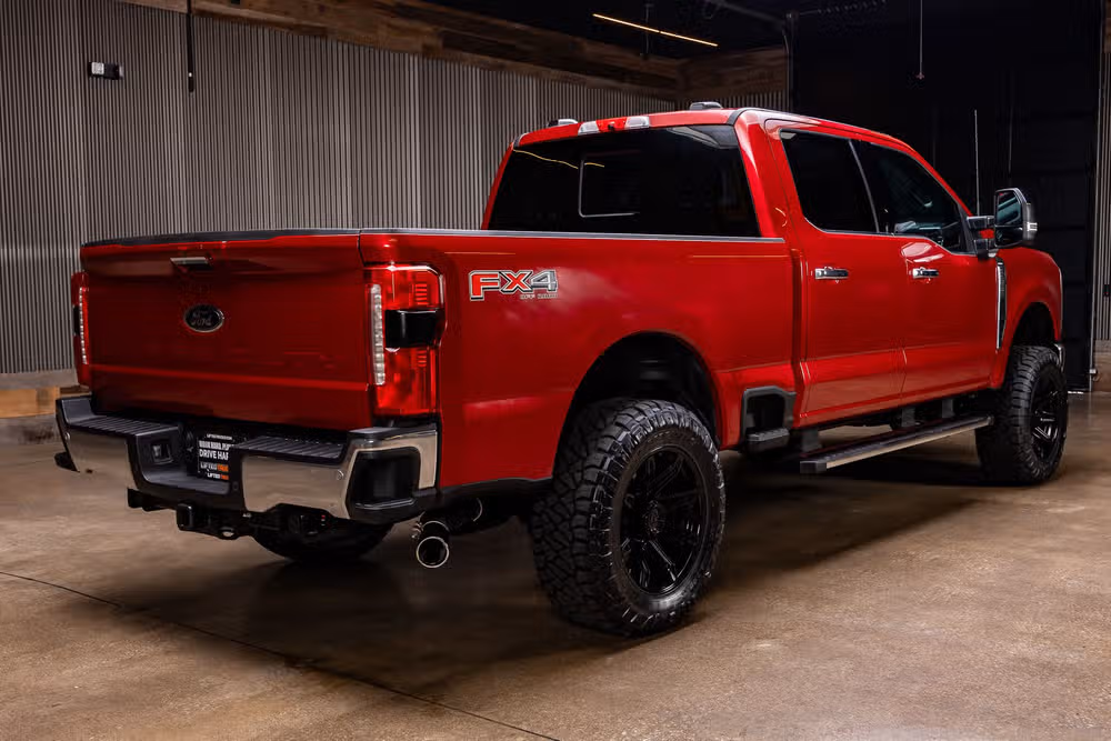 2024 Ford F-250 Super Duty Lariat Crew Cab Image 10