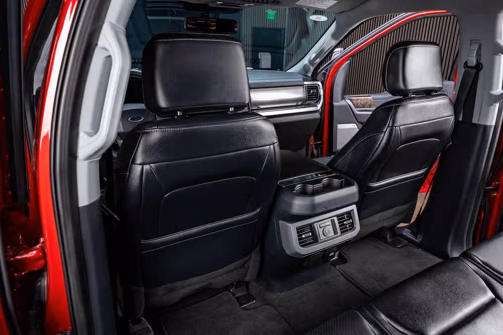 2024 Ford F-250 Super Duty Lariat Crew Cab Image 34