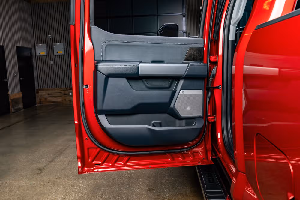 2024 Ford F-250 Super Duty Lariat Crew Cab Image 38