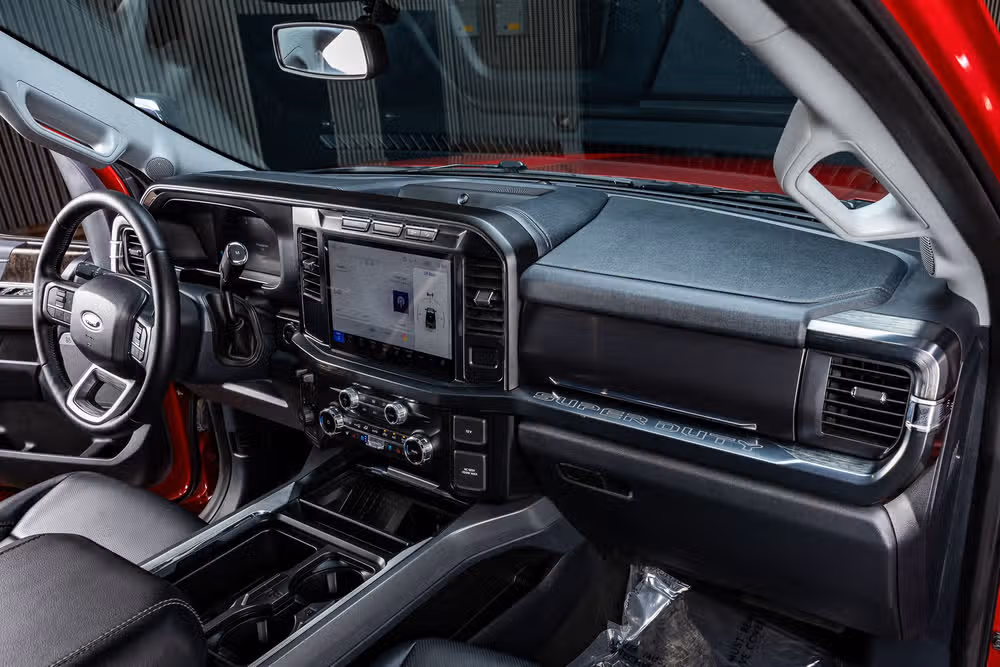 2024 Ford F-250 Super Duty Lariat Crew Cab Image 18