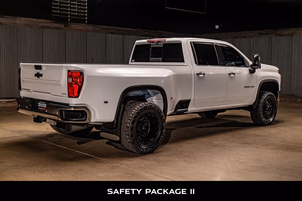 2022 Chevrolet Silverado 3500HD LTZ Crew Cab Image 10