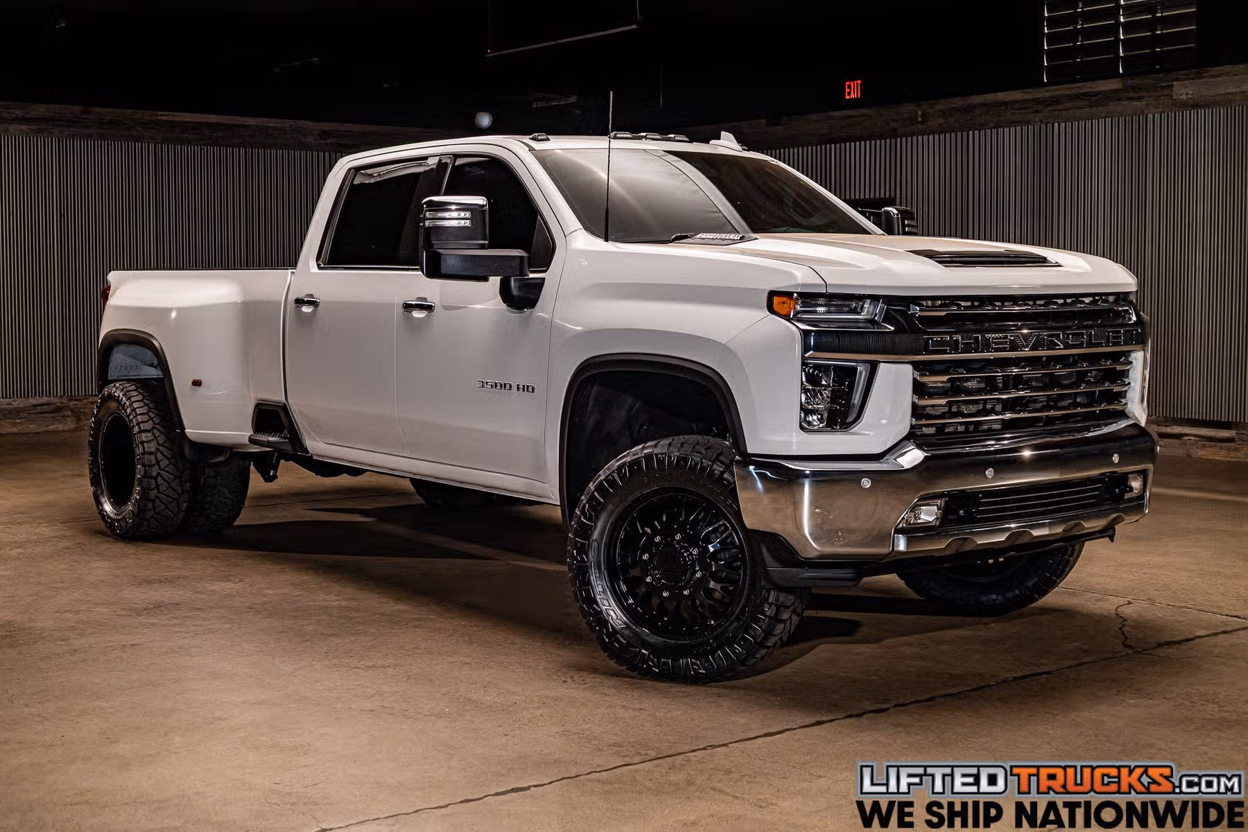 2022 Chevrolet Silverado 3500HD LTZ Crew Cab Image 1