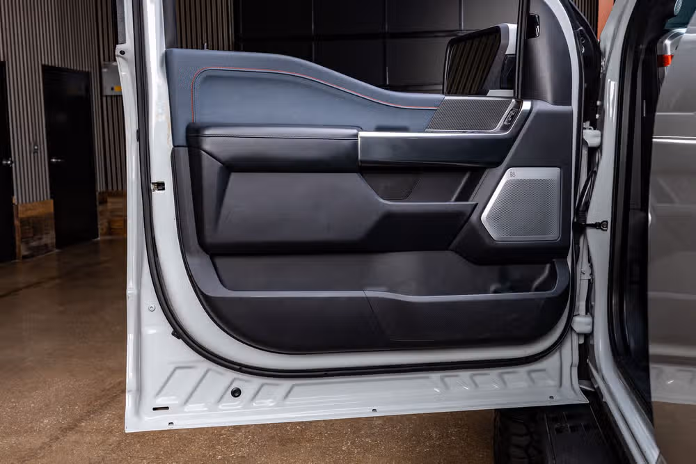 2023 Ford F-150 Raptor SuperCrew Image 37