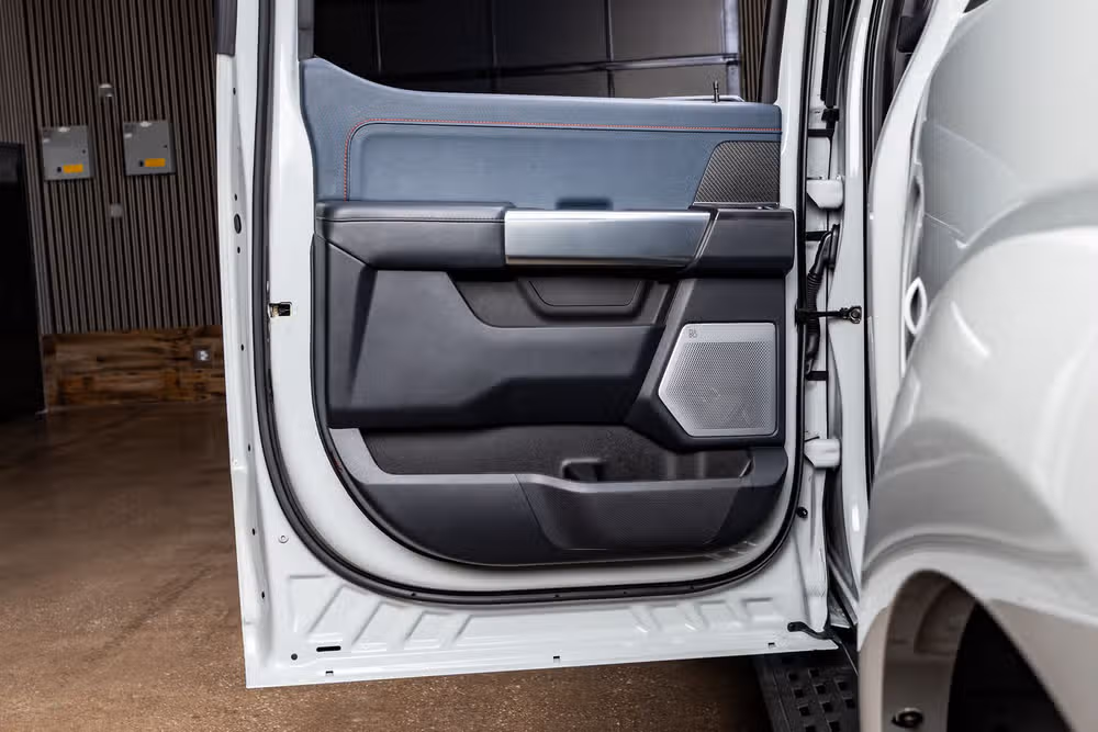 2023 Ford F-150 Raptor SuperCrew Image 39