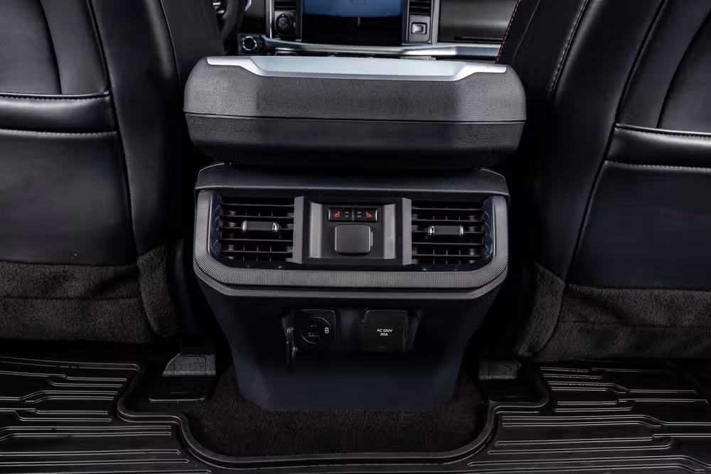 2023 Ford F-150 Raptor SuperCrew Image 34