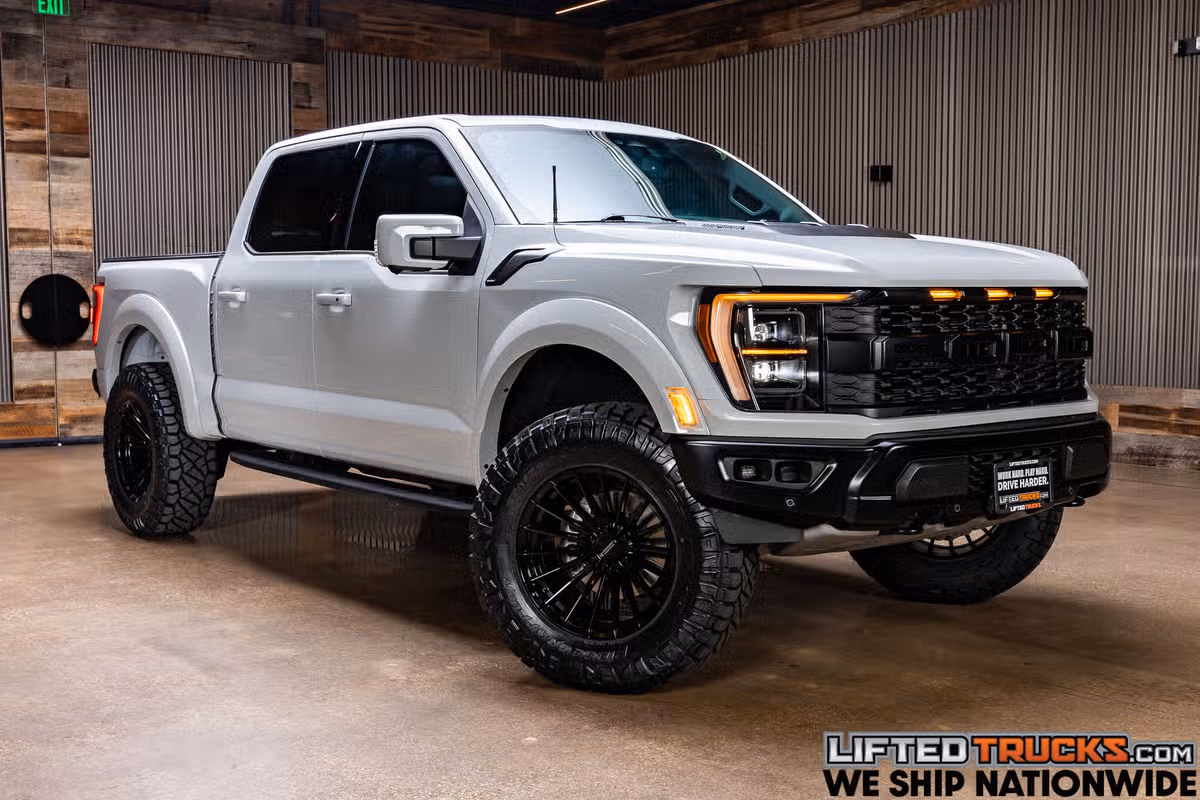 2023 Ford F-150 Raptor SuperCrew