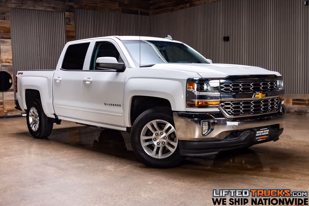 2018 Chevrolet Silverado 1500 LT Crew Cab Image 1