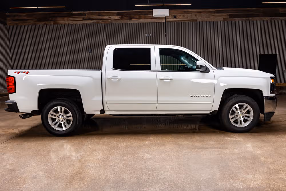 2018 Chevrolet Silverado 1500 LT Crew Cab Image 10