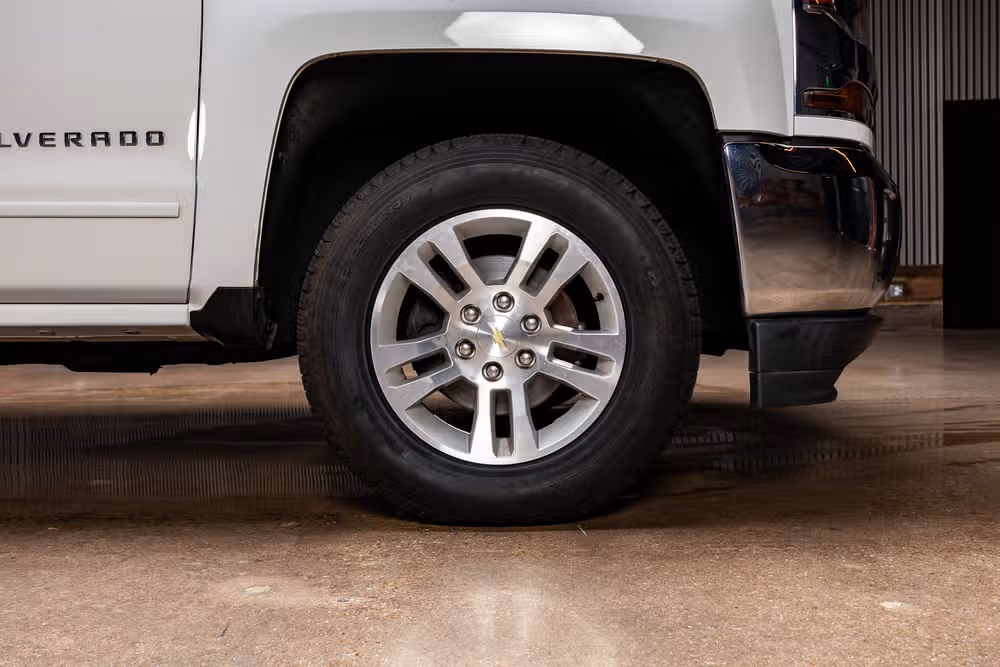 2018 Chevrolet Silverado 1500 LT Crew Cab Image 11