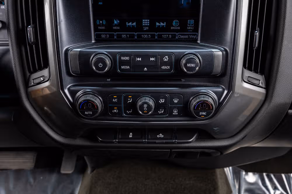 2018 Chevrolet Silverado 1500 LT Crew Cab Image 21